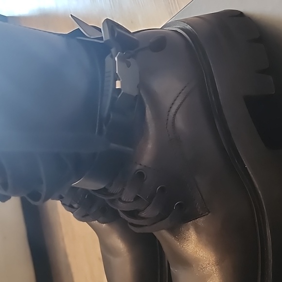 Versace leather leonidas boots - Picture 4 of 6